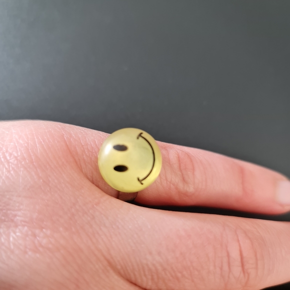 ⭐HOST PICK⭐ Smiley Ring Set - Picture 9 of 9